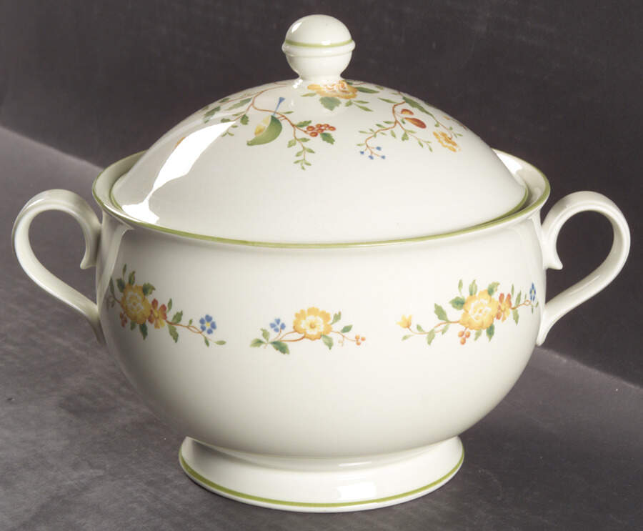 Lineage 2 Qt Round Covered Casserole by Noritake-1