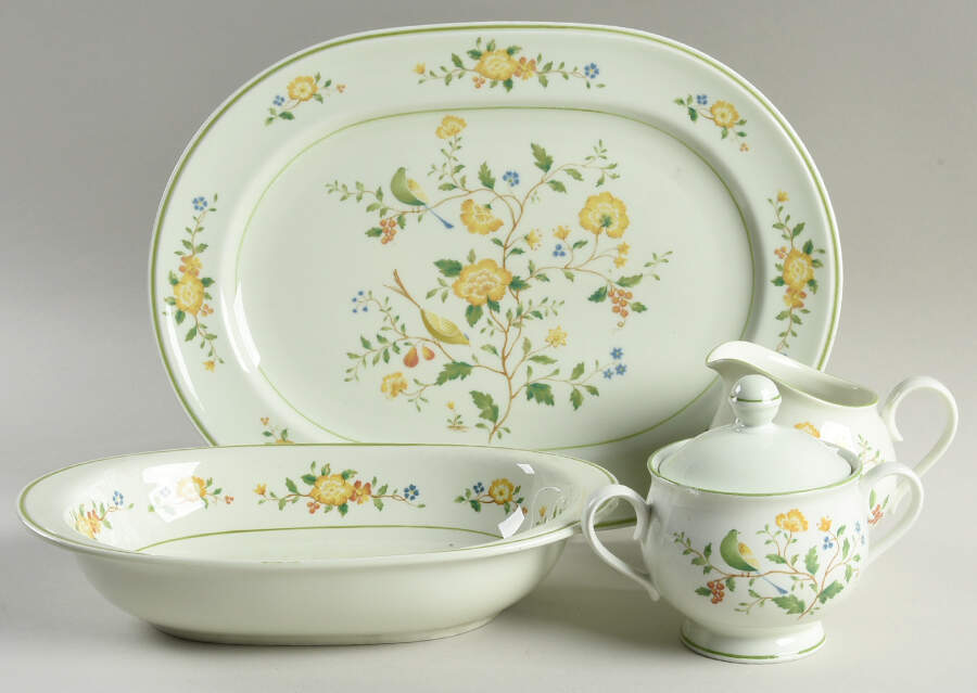 Lineage 5 Piece Hostess Set by Noritake-1