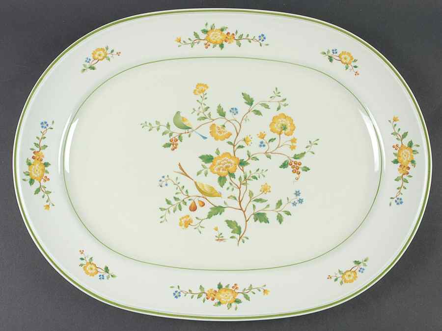 Lineage 15" Oval Serving Platter by Noritake-1