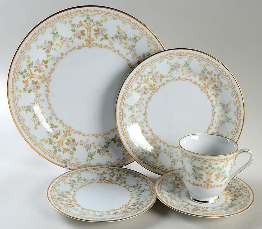 Long Ago 5 Piece Place Setting by Noritake-1
