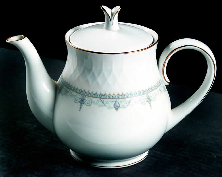 Lorenzo Teapot & Lid by Noritake-1