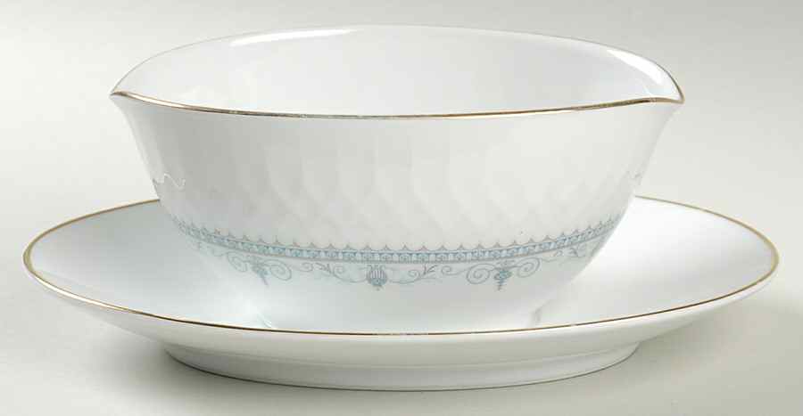 Lorenzo Gravy Boat with Attached Underplate by Noritake-1