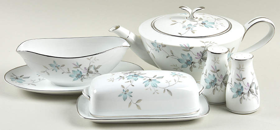 Lorene Completer Set by Noritake-1