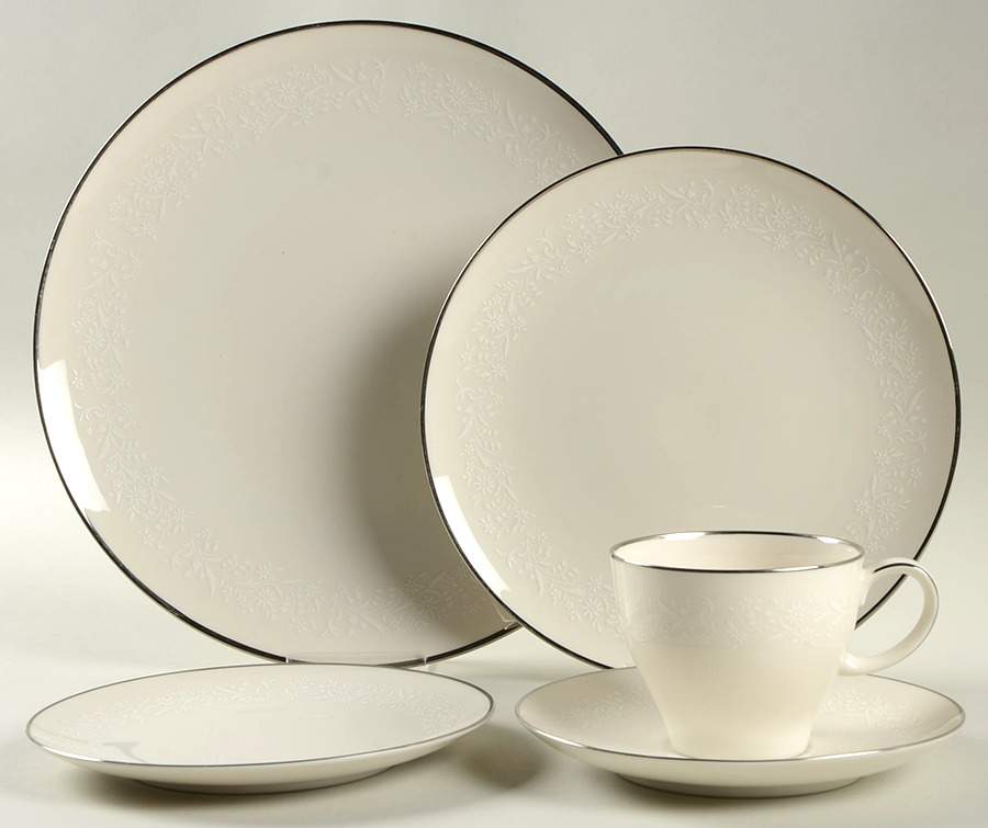 Lorelei 40 Piece Estate Set by Noritake-1