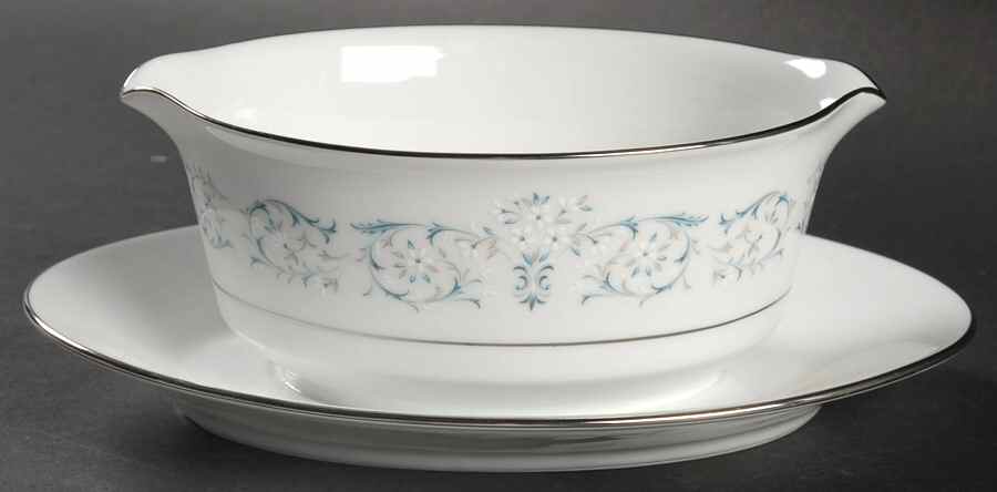 Lorraine Gravy Boat with Attached Underplate by Noritake-1