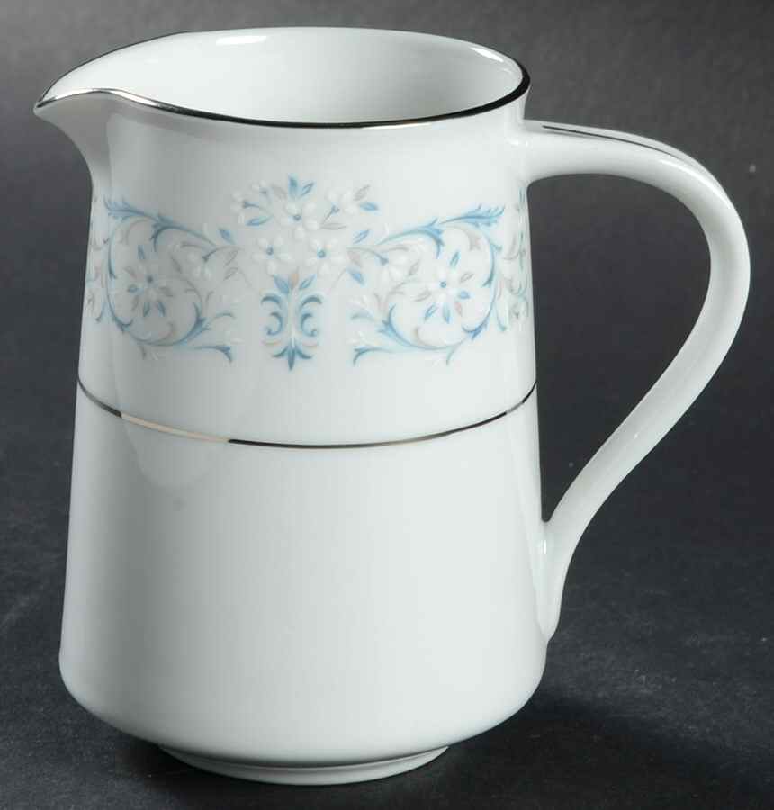 Lorraine Mini Creamer by Noritake-1