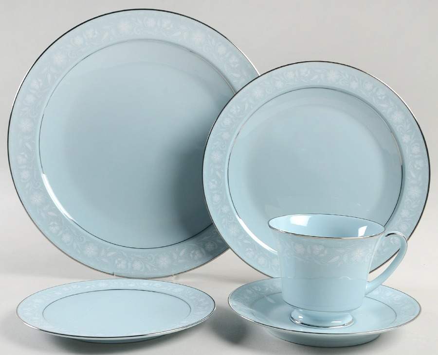 Love Song 5 Piece Place Setting by Noritake-1