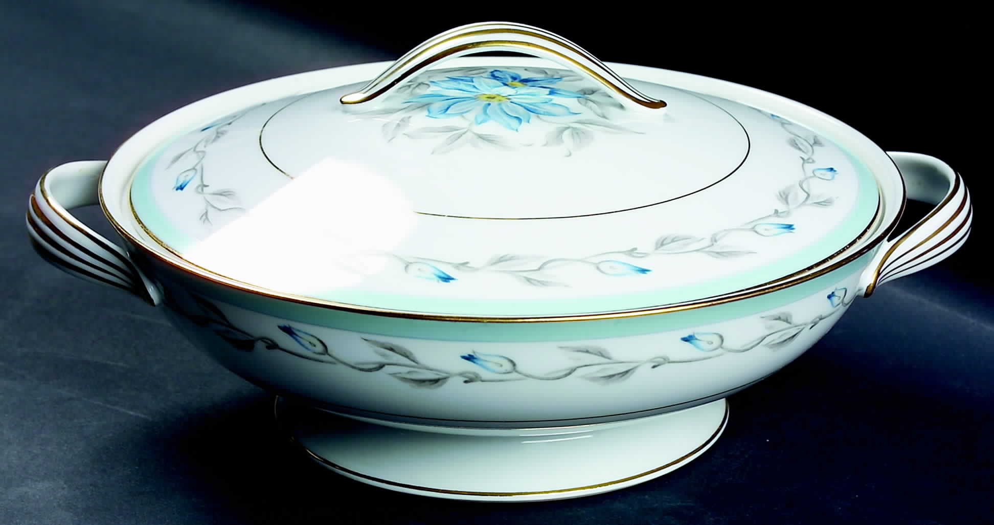 Louise Round Covered Vegetable by Noritake-1