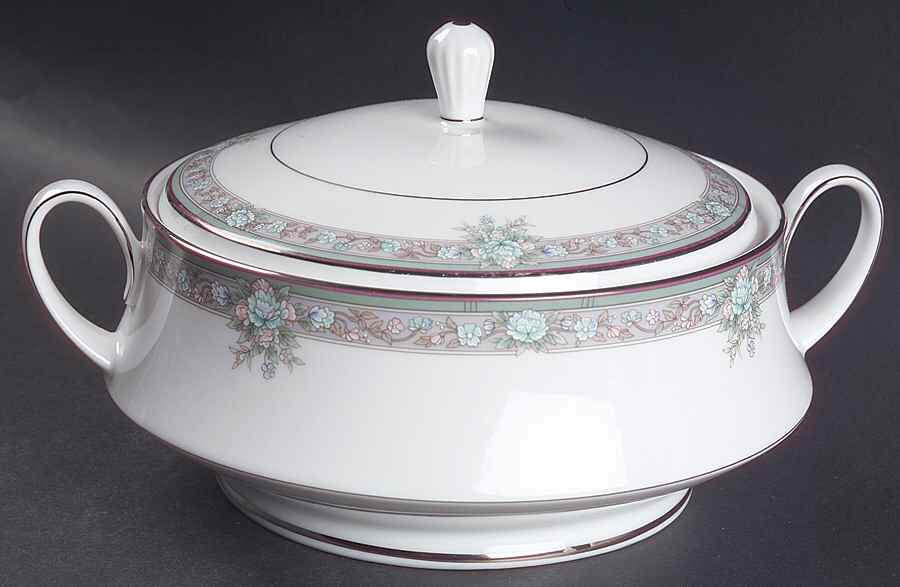 Lunceford Round Covered Vegetable by Noritake-1