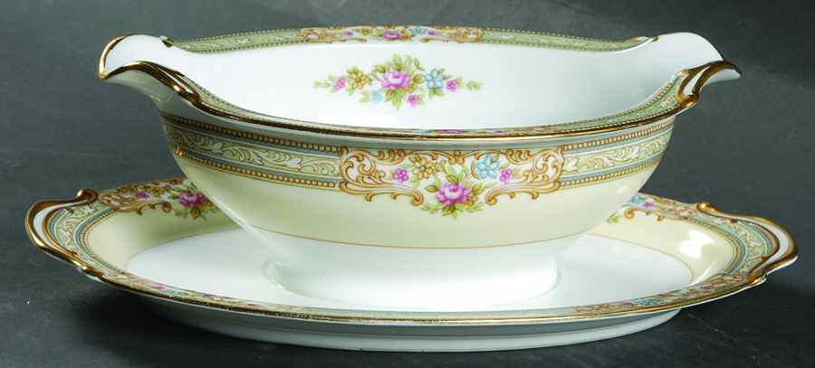 Lynbrook Gravy Boat with Attached Underplate by Noritake-1
