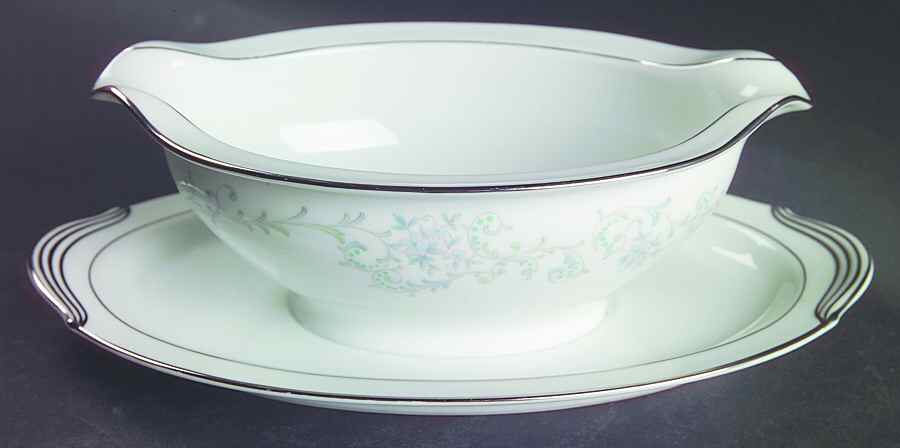 Lyndon Gravy Boat with Attached Underplate by Noritake-1