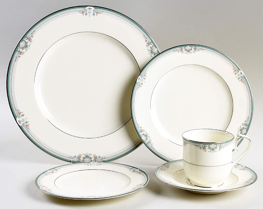 Lyndenwood 5 Piece Place Setting by Noritake-1