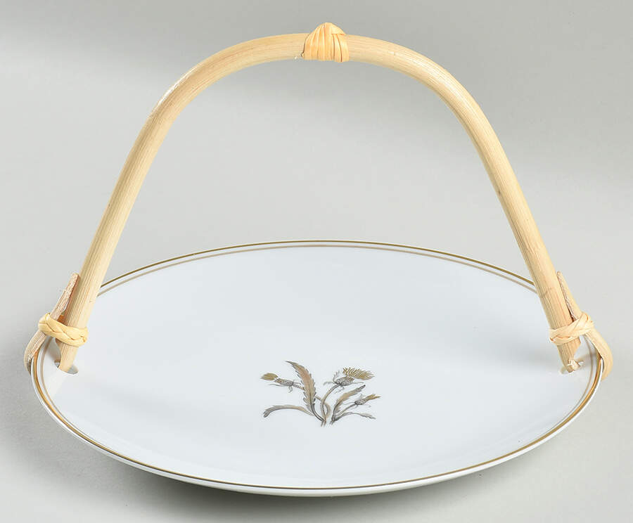 Lynne 5 3/8"-5 5/8" Bamboo Handled Serving Plate  HC by Noritake-1