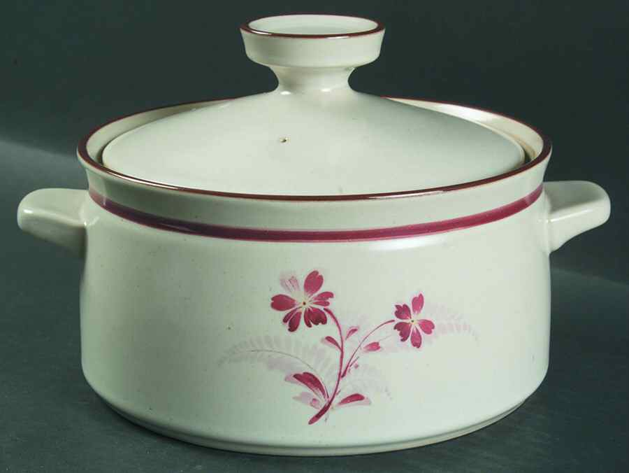 Madrigal 2.25 Qt Round Covered Casserole by Noritake-1