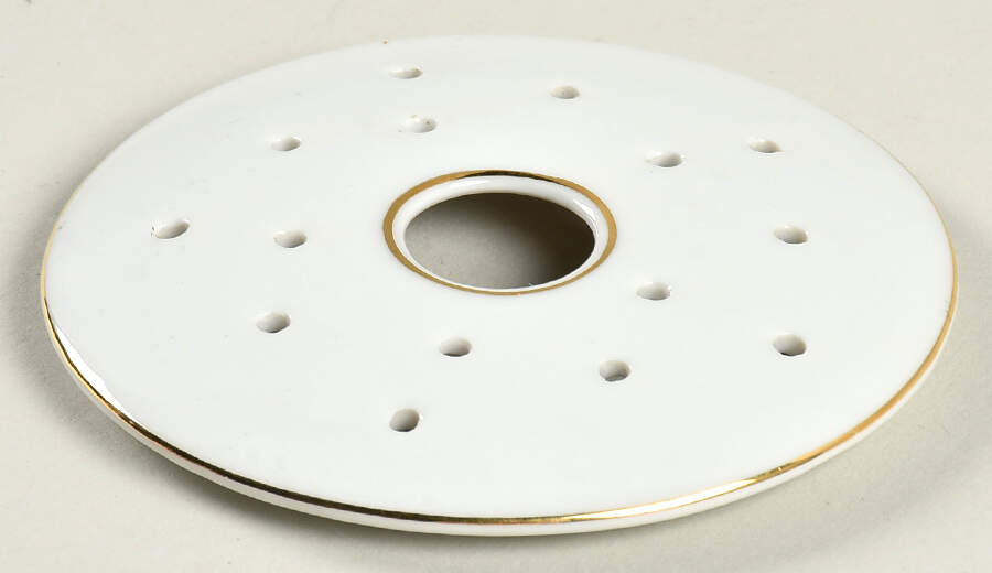The Magenta Strainer for Round Butter by Noritake-1