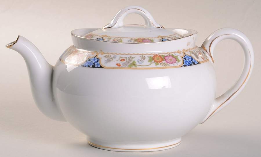 The Magenta Teapot & Lid by Noritake-1
