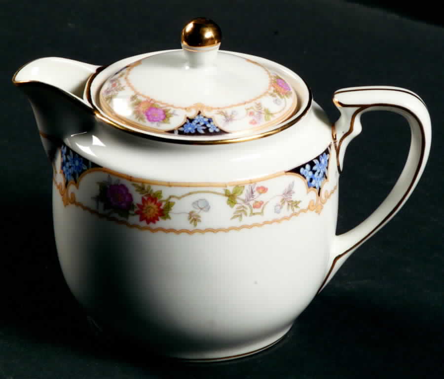 The Magenta Large Syrup with Lid by Noritake-1