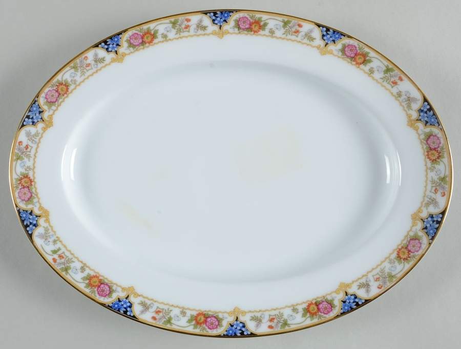 The Magenta 11" Oval Serving Platter by Noritake-1