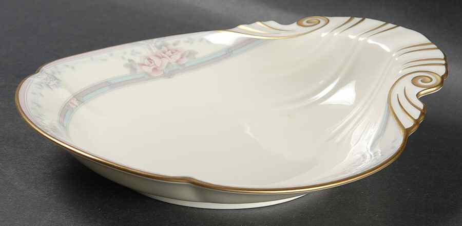 Magnificence Shell Shaped Dish by Noritake-1