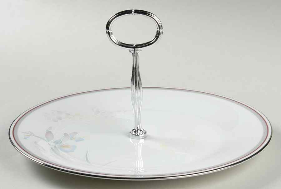 Malverne Round Serving Plate with Handle (DP) by Noritake-1