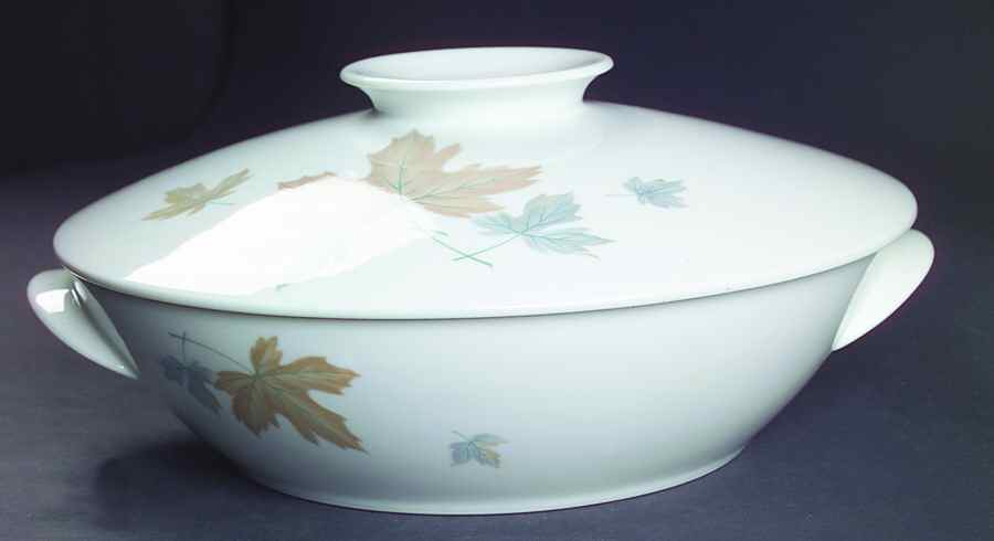 Maplewood 1.75 Qt Round Covered Casserole by Noritake-1
