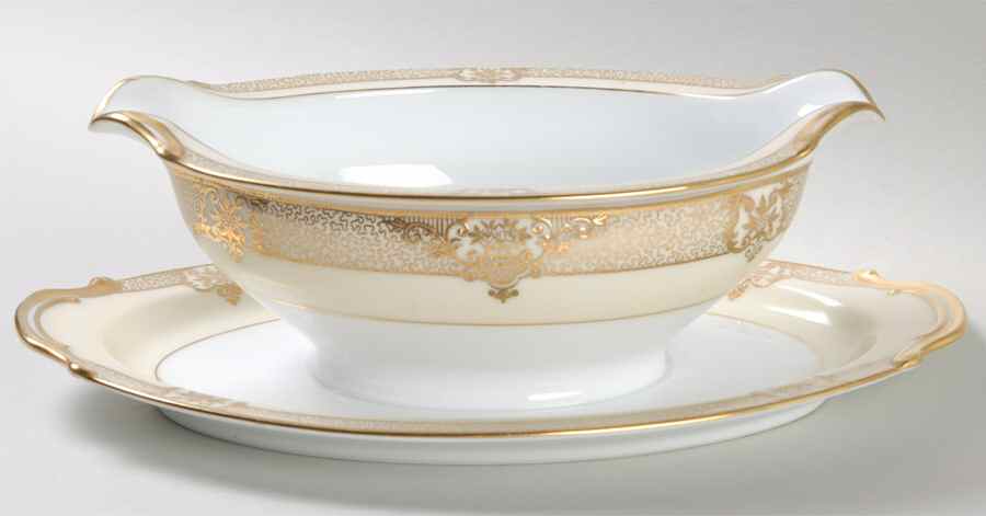 Marcisite Gravy Boat with Attached Underplate by Noritake-1
