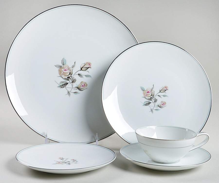Margot 40 Piece Estate Set by Noritake-1