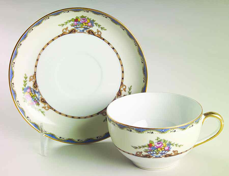 Mariana Oversized Cup & Saucer Set by Noritake-1