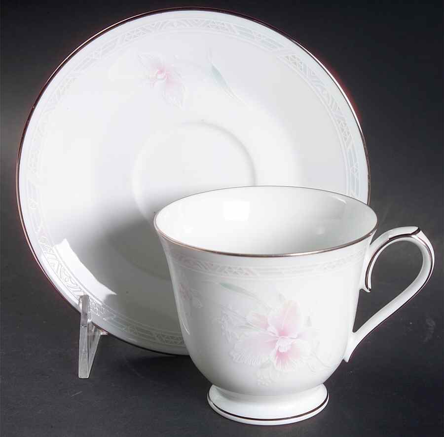 Mariel Footed Cup & Saucer Set by Noritake-1