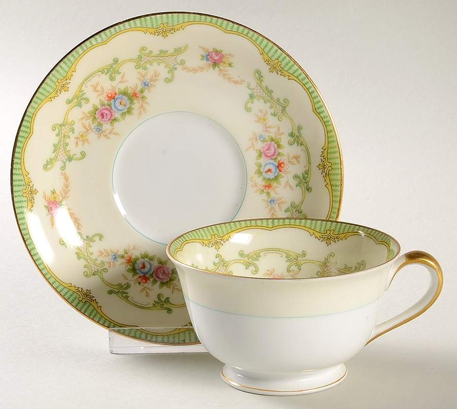 Marlene Green Oversized Cup & Saucer Set by Noritake-1
