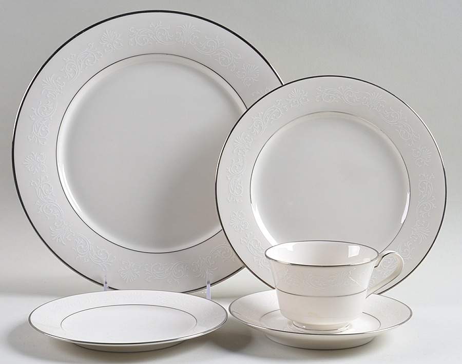 Marseille 5 Piece Place Setting by Noritake-1