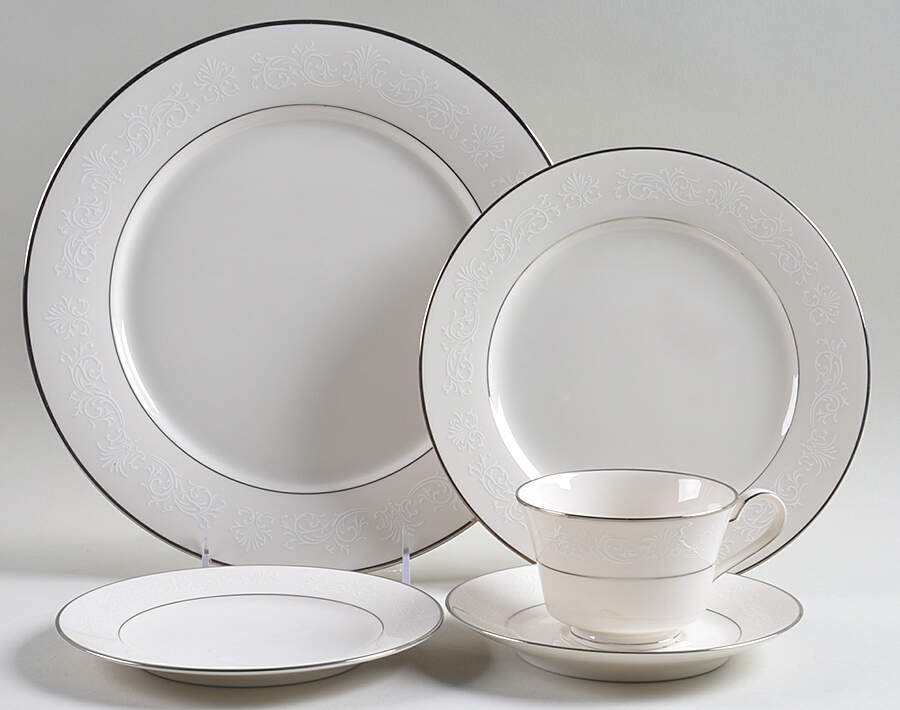 Marseille 40 Piece Estate Set by Noritake-1