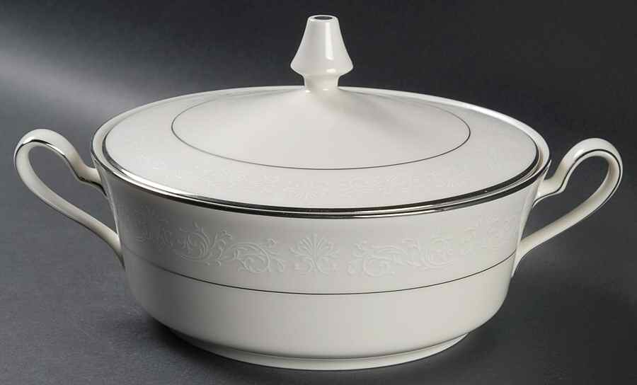 Marseille Round Covered Vegetable by Noritake-1