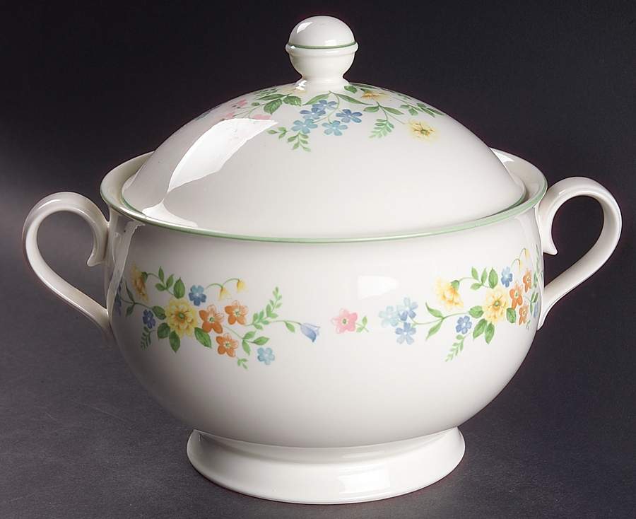 Matchmaker 2 Qt Round Covered Casserole by Noritake-1