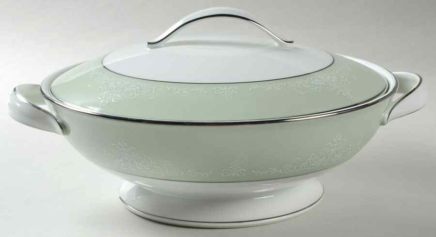Maureen Round Covered Vegetable by Noritake-1
