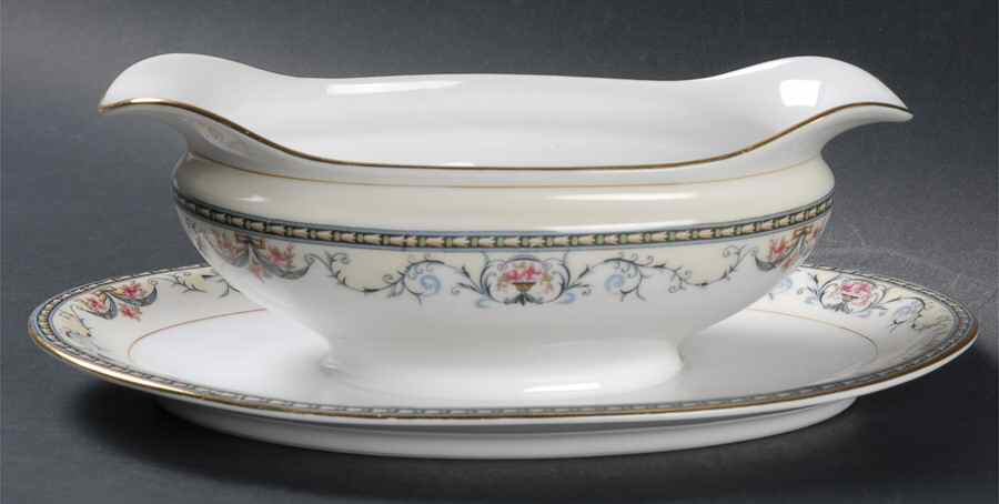 Mayville Gravy Boat with Attached Underplate by Noritake-1