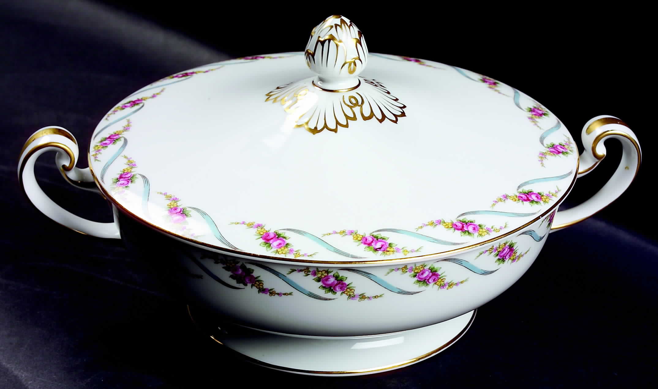 Maywood Round Covered Vegetable by Noritake-1