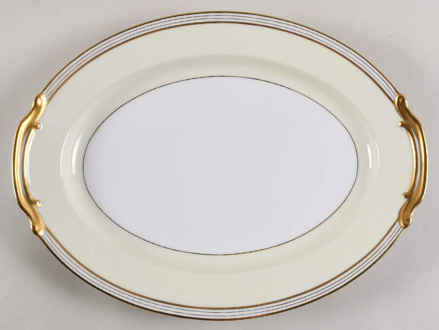Medusa 13" Oval Serving Platter by Noritake-1