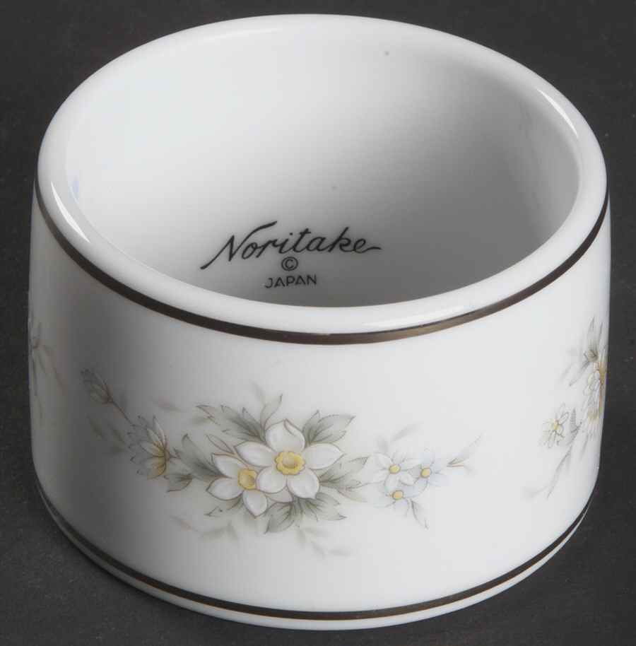 Melissa Napkin Ring by Noritake-1