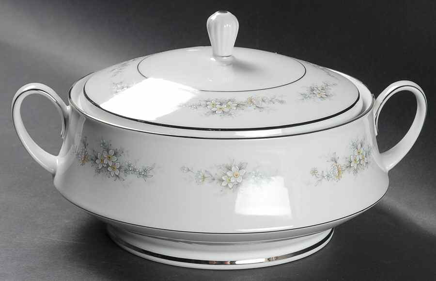 Melissa Round Covered Vegetable by Noritake-1