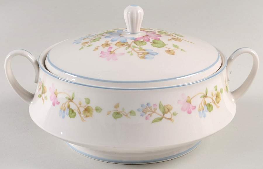 Melody Round Covered Vegetable by Noritake-1