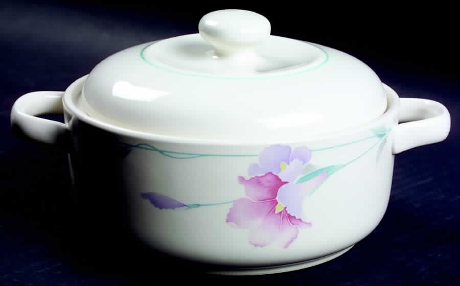 Mendocino 1.25 Qt Round Covered Casserole by Noritake-1
