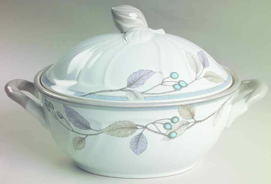 Mendon Oval Covered Vegetable by Noritake-1