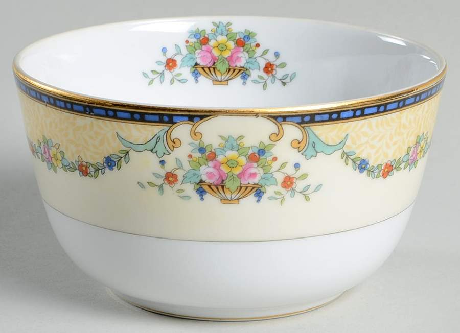 Mercedes Cranberry Bowl by Noritake-1