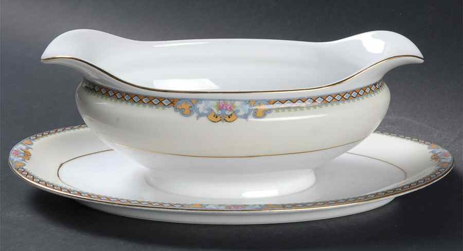 Meringo Gravy Boat with Attached Underplate by Noritake-1