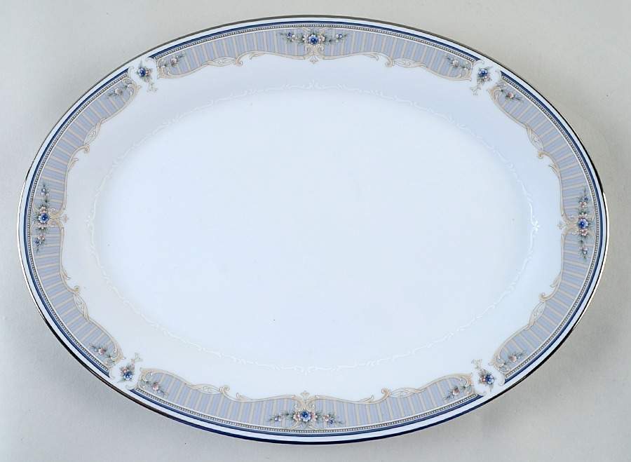 Metarie 14" Oval Serving Platter by Noritake-1