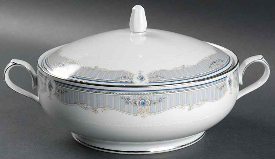 Metarie Round Covered Vegetable by Noritake-1