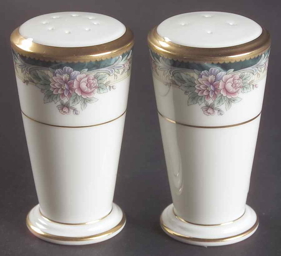 Mi Amor Salt & Pepper Set by Noritake-1