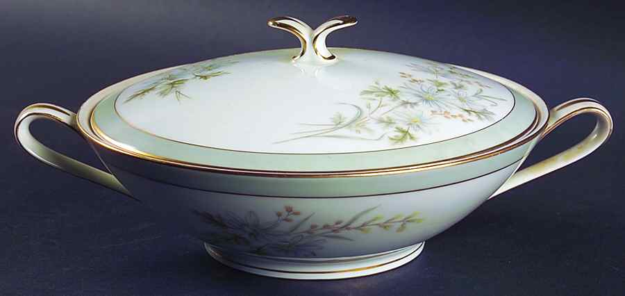 Michelle Round Covered Vegetable by Noritake-1