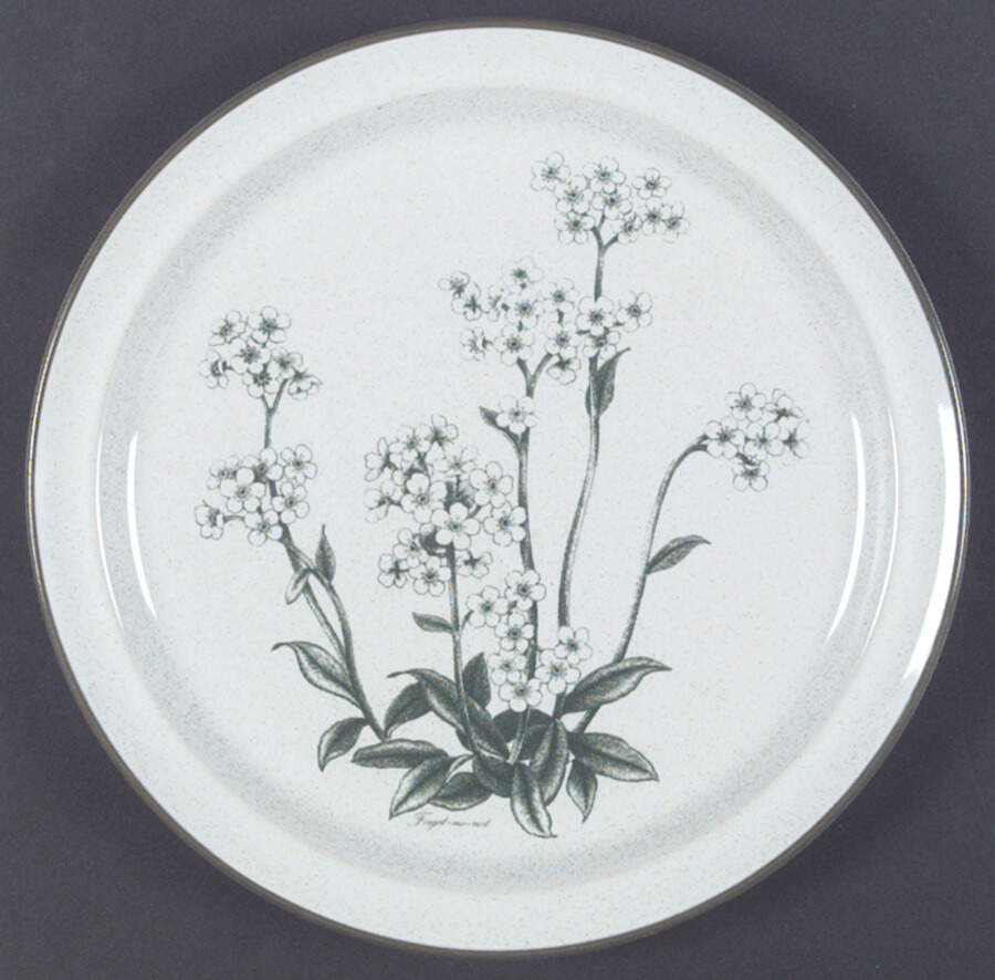 Mountain Flowers Green Luncheon Plate by Noritake-1